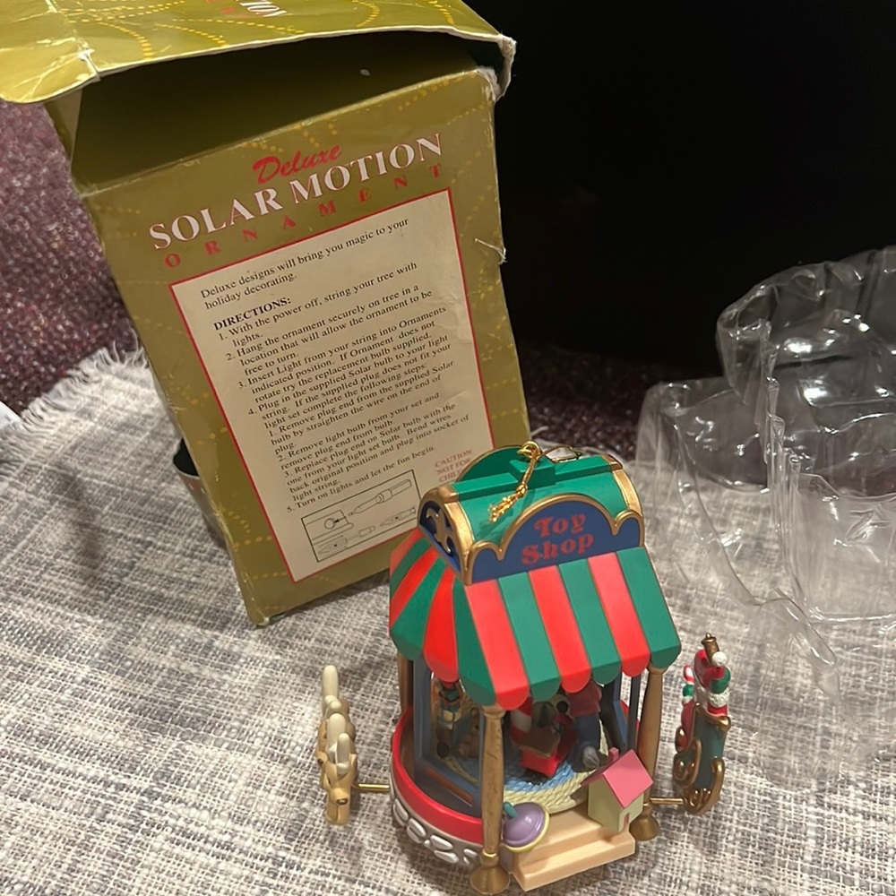 Christmas Solar motion ornament